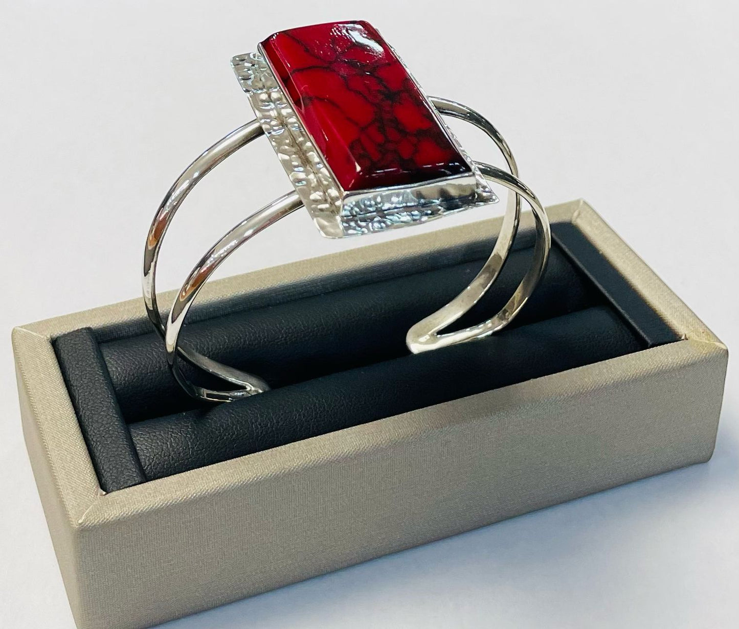 BRAZALETE EN PLATA LEY 925 CON CORAL