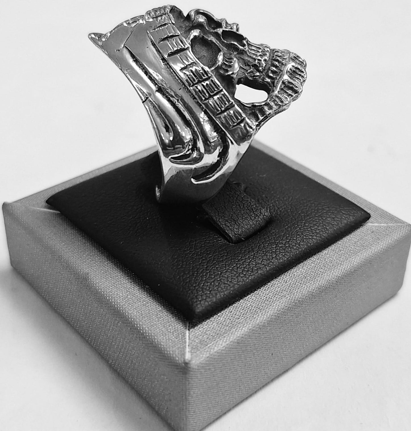 ANILLO CALAVERA DE MUERTE EN PLATA LEY 925