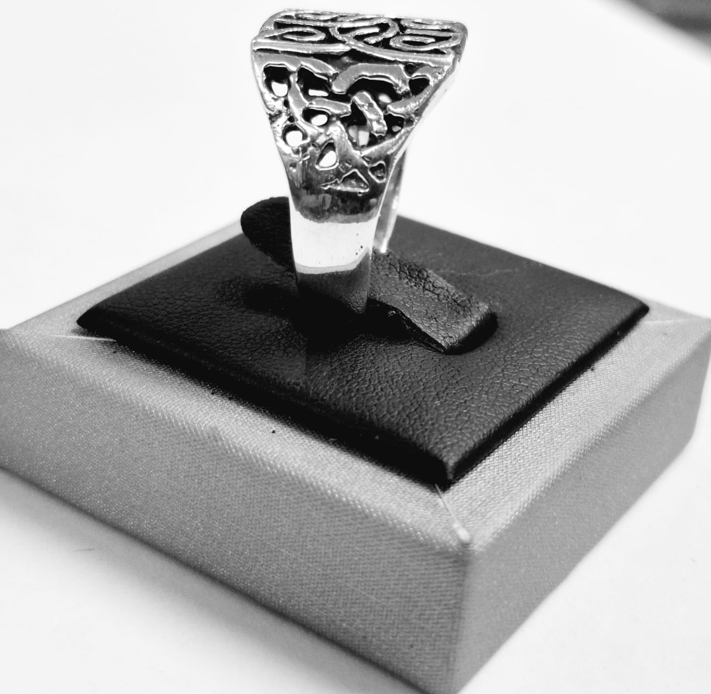 ANILLO NUDO CELTA EN PLATA LEY 925