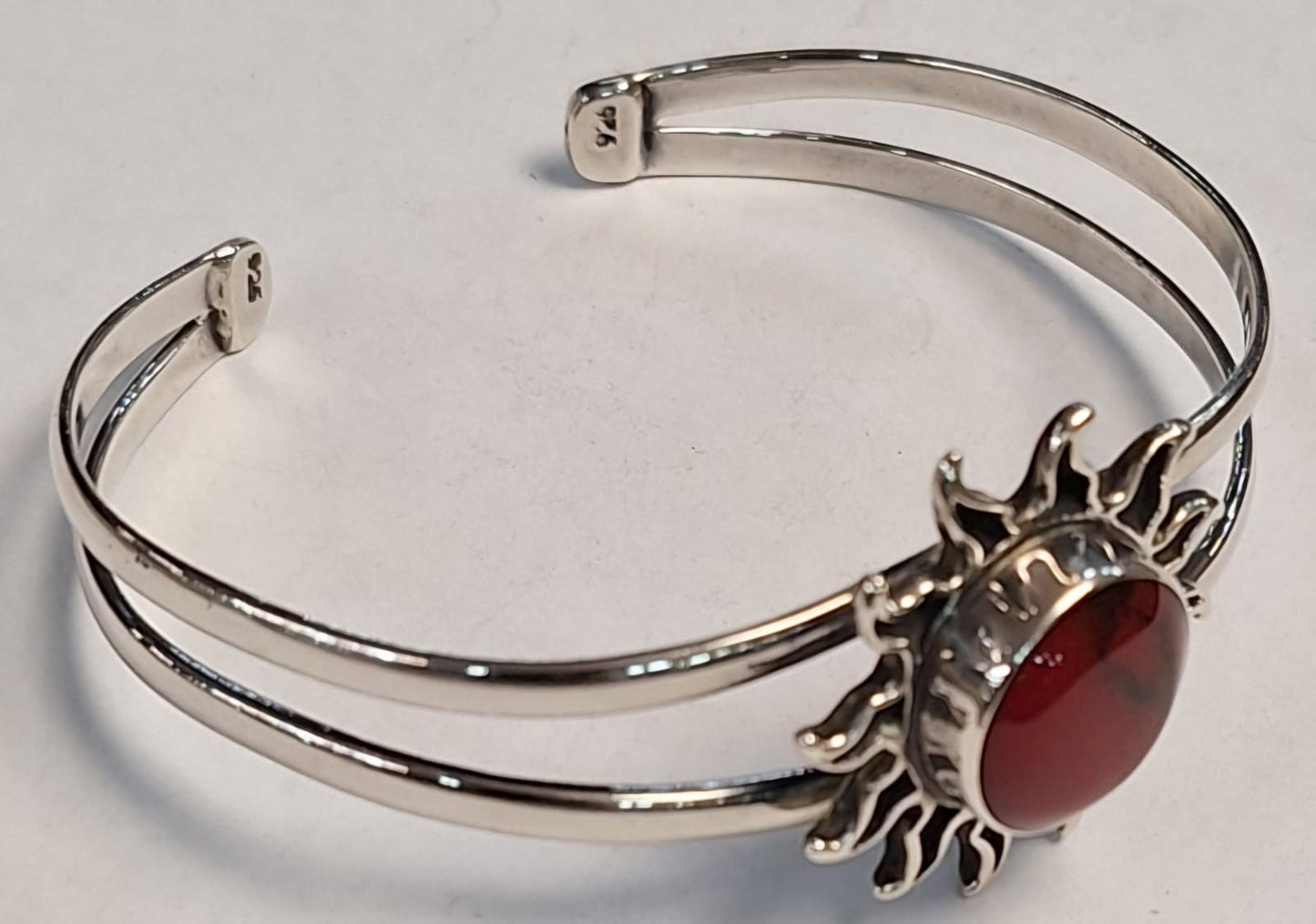 BRAZALETE CON CORAL EN PLATA LEY 925