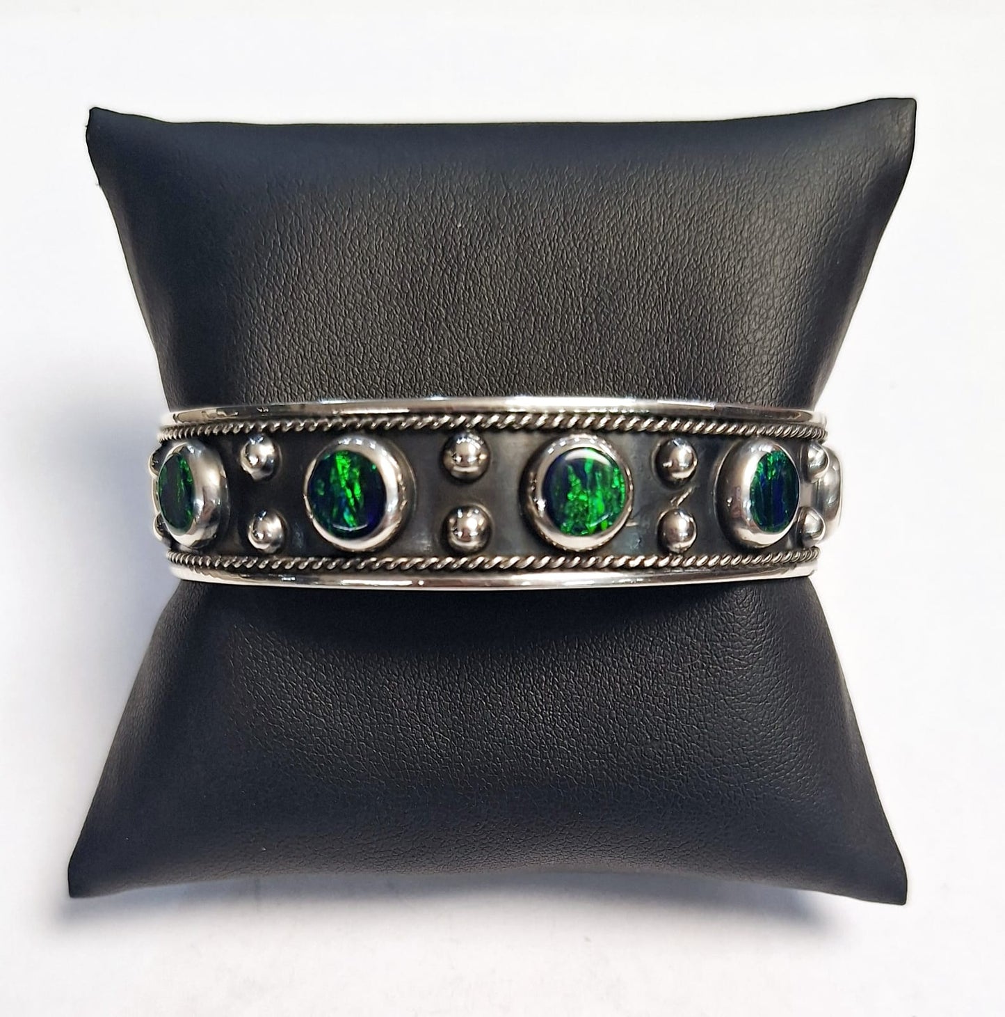 BRAZALETE CON OPALO EN PLATA LEY 925
