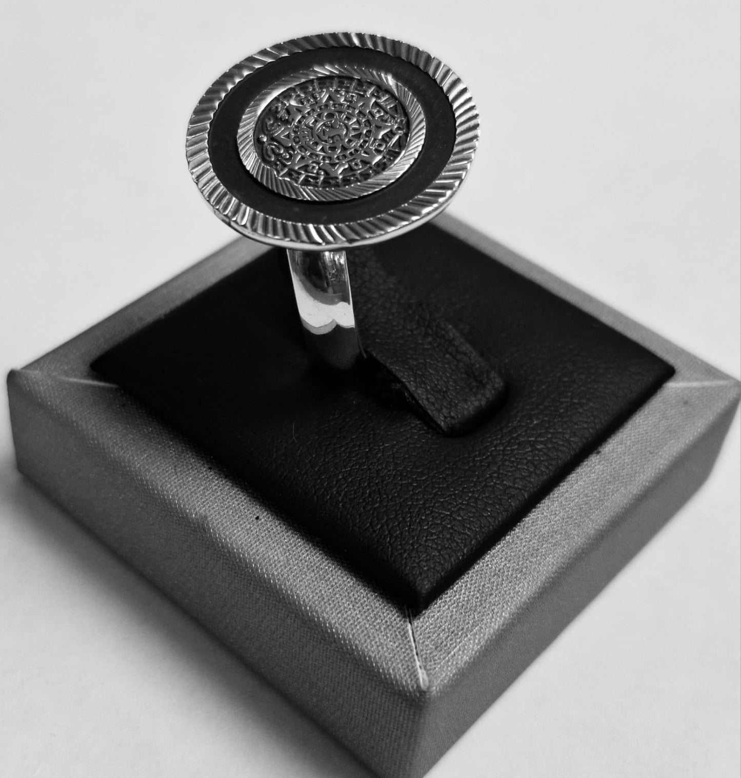 ANILLO CALENDARIO AZTECA EN PLATA  LEY 925