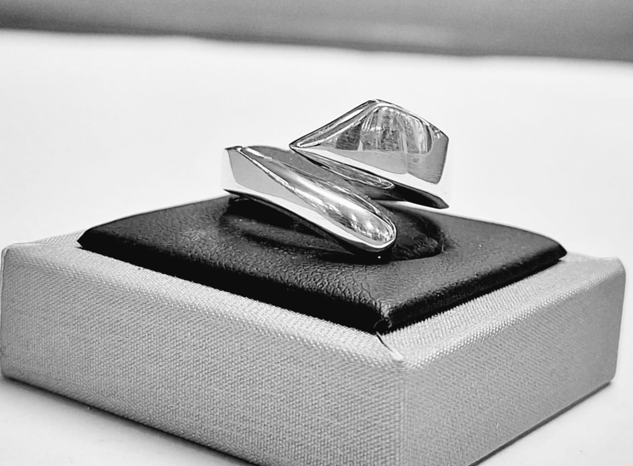 ANILLO EN PLATA LEY 925