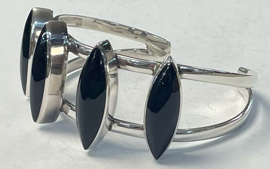 BRAZALETE CON OBSIDIANA EN PLATA LEY 925