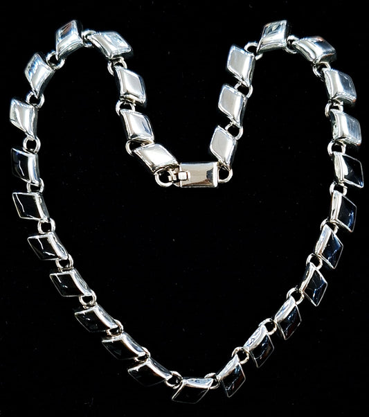COLLAR CON INCRUSTACIONES DE OBSIDIANA EN PLATA LEY 925