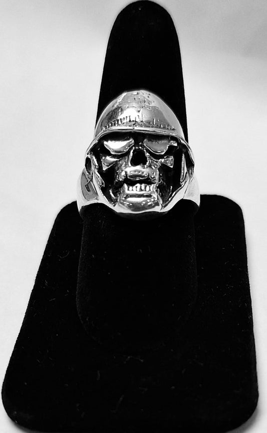 ANILLO CALAVERA EN PLATA LEY 925