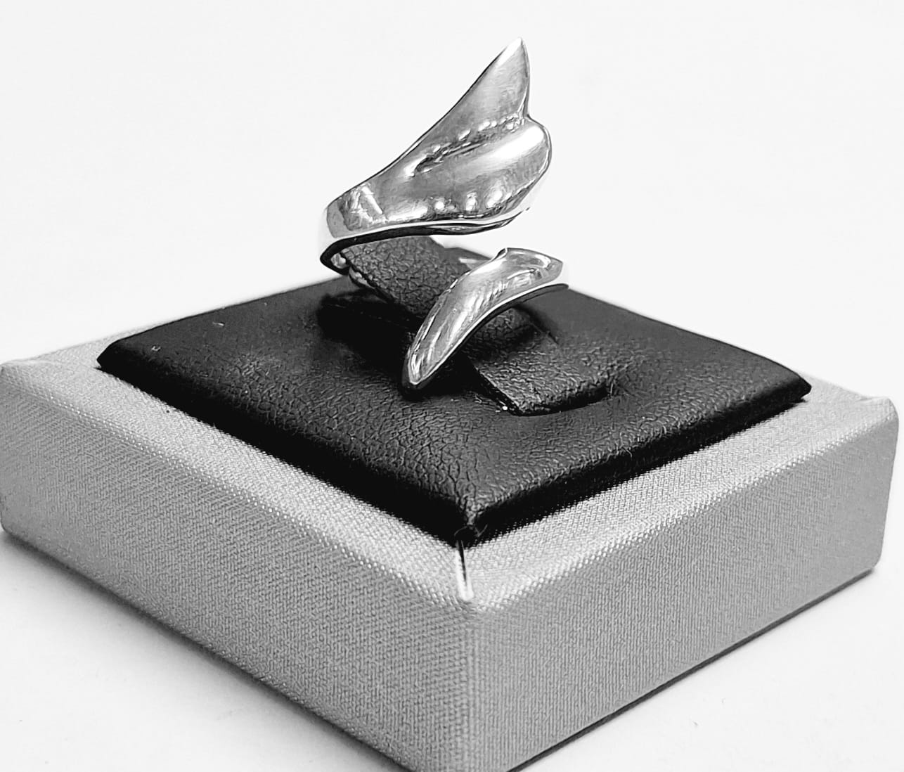 ANILLO EN PLATA LEY 925