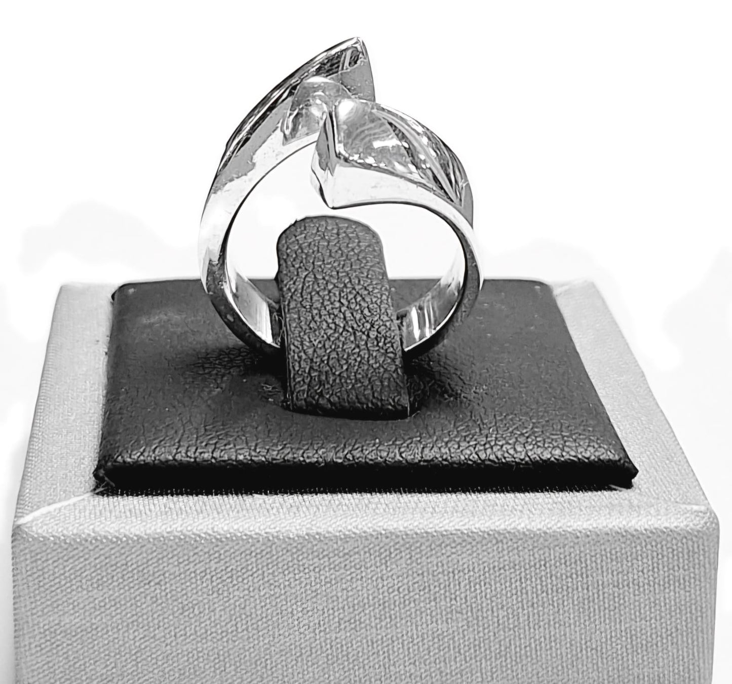 ANILLO  EN PLATA LEY 925
