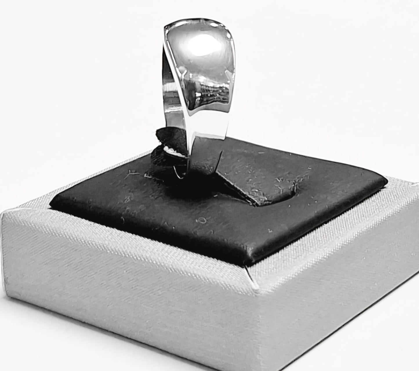 ANILLO  EN PLATA LEY 925