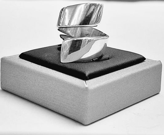 ANILLO EN PLATA 925