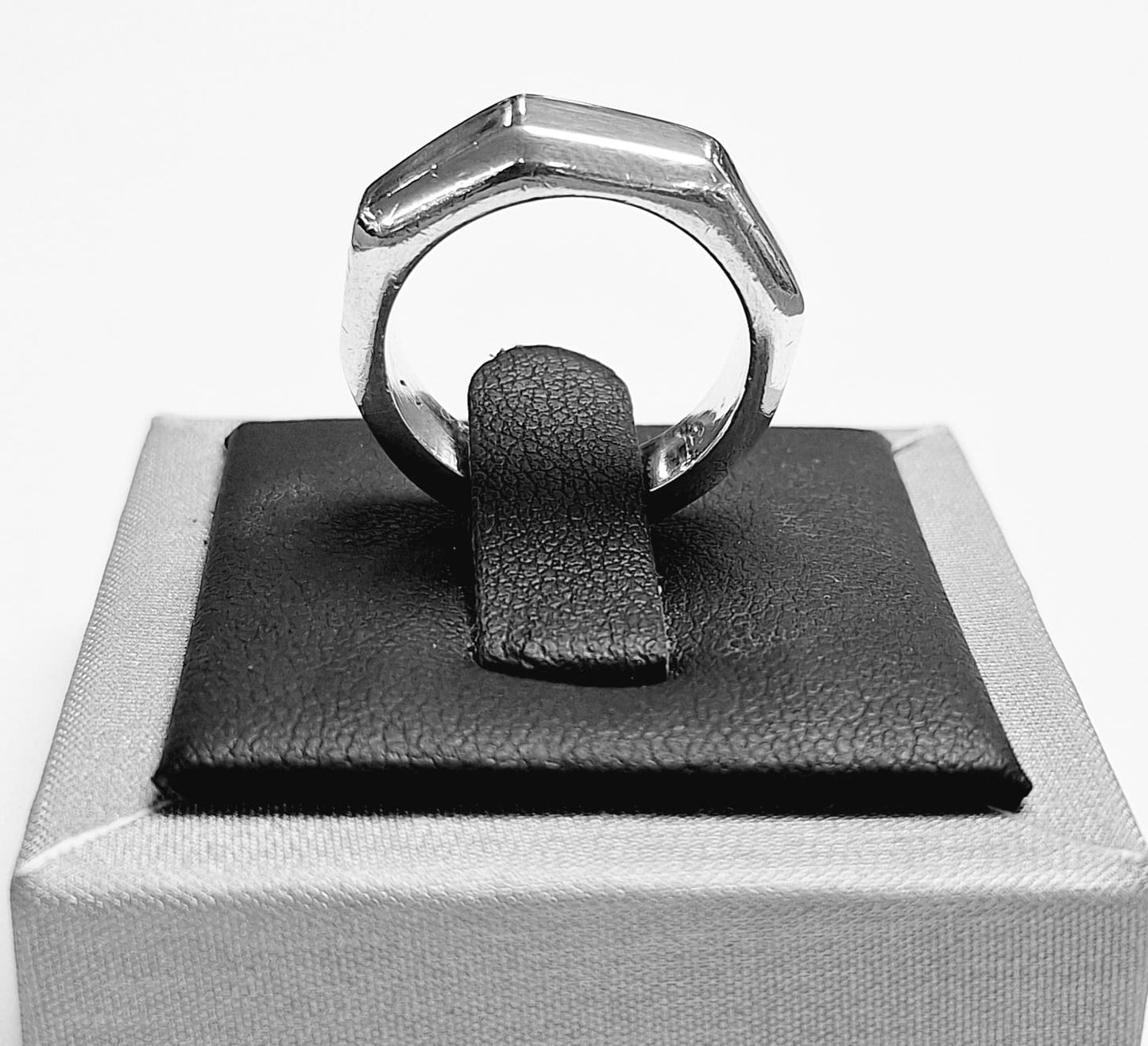 ANILLO EN PLATA LEY 925