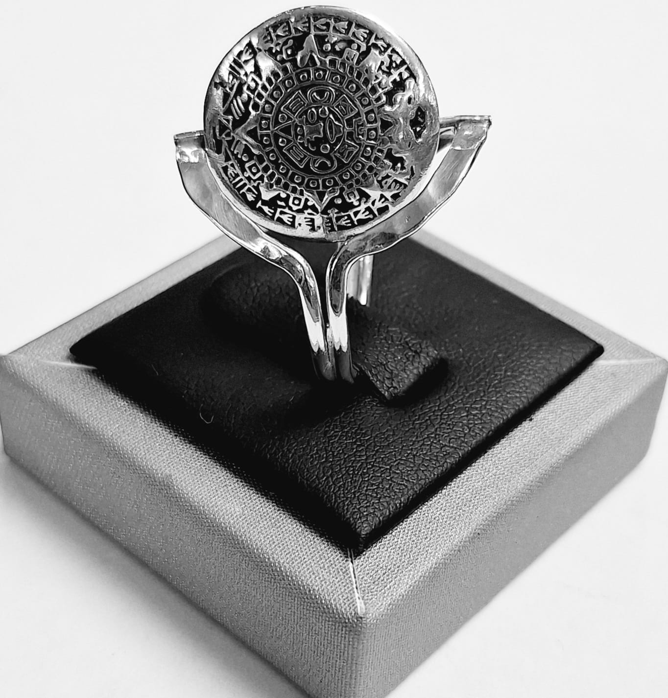 ANILLO CALENDARIO AZTECA EN PLATA LEY 925