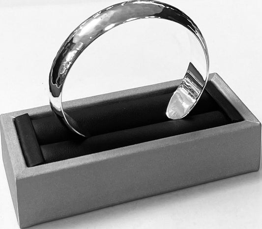 BRAZALETE MARTILLADO  EN PLATA LEY 925