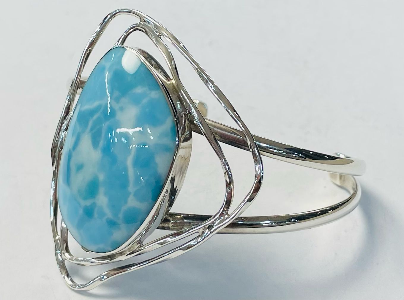 BRAZALETE CON LARIMAR EN PLATA LEY 925