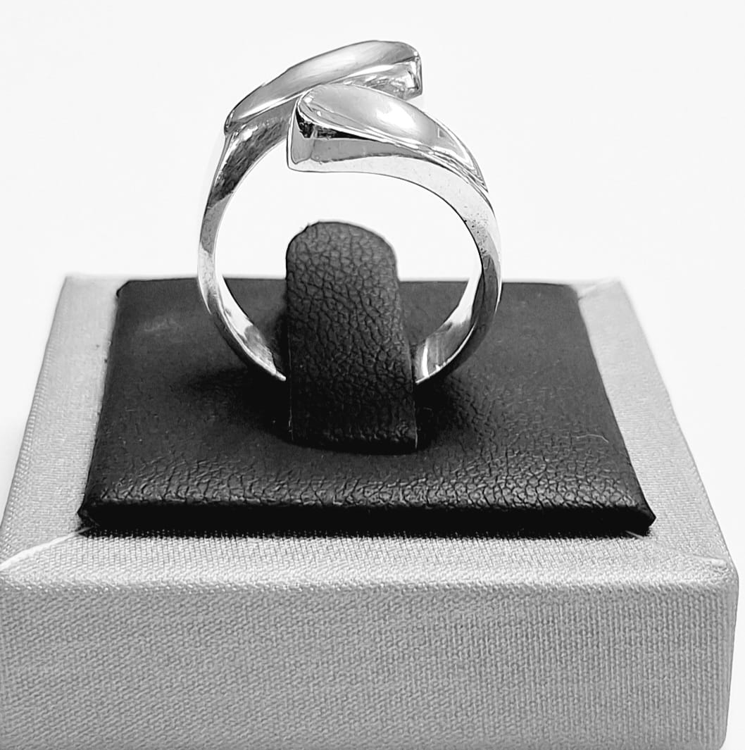 ANILLO EN PLATA LEY 925