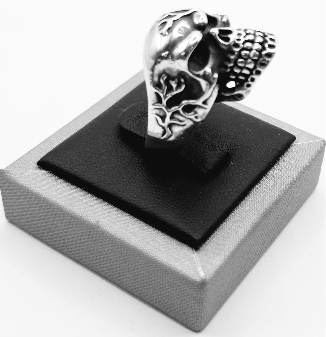 ANILLO CALAVERA  EN PLATA LEY 925