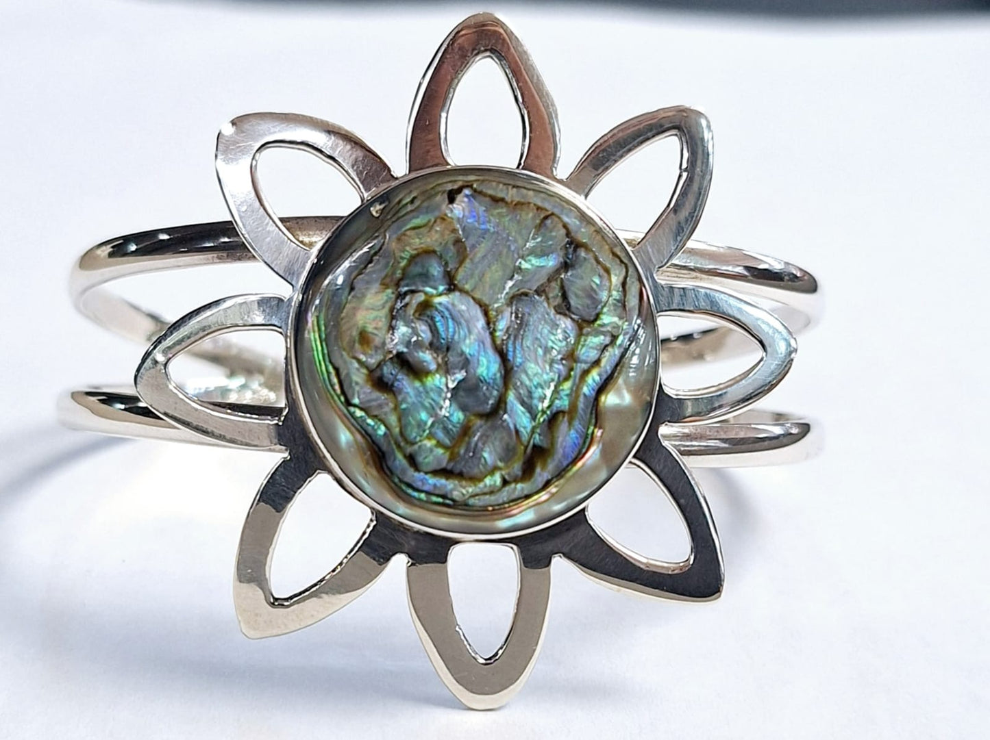 BRAZALETE CON CONCHA DE ABULON EN PLATA LEY 925
