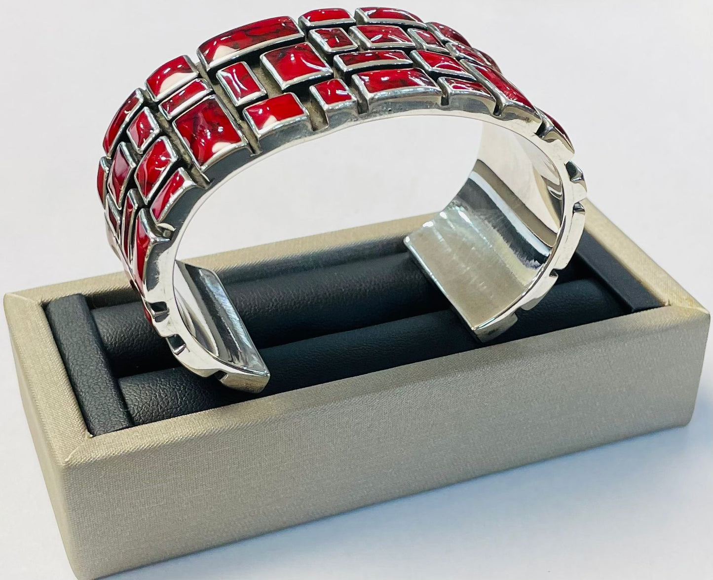BRAZALETA EN PLATA LEY 925 CON CORAL MSMNS