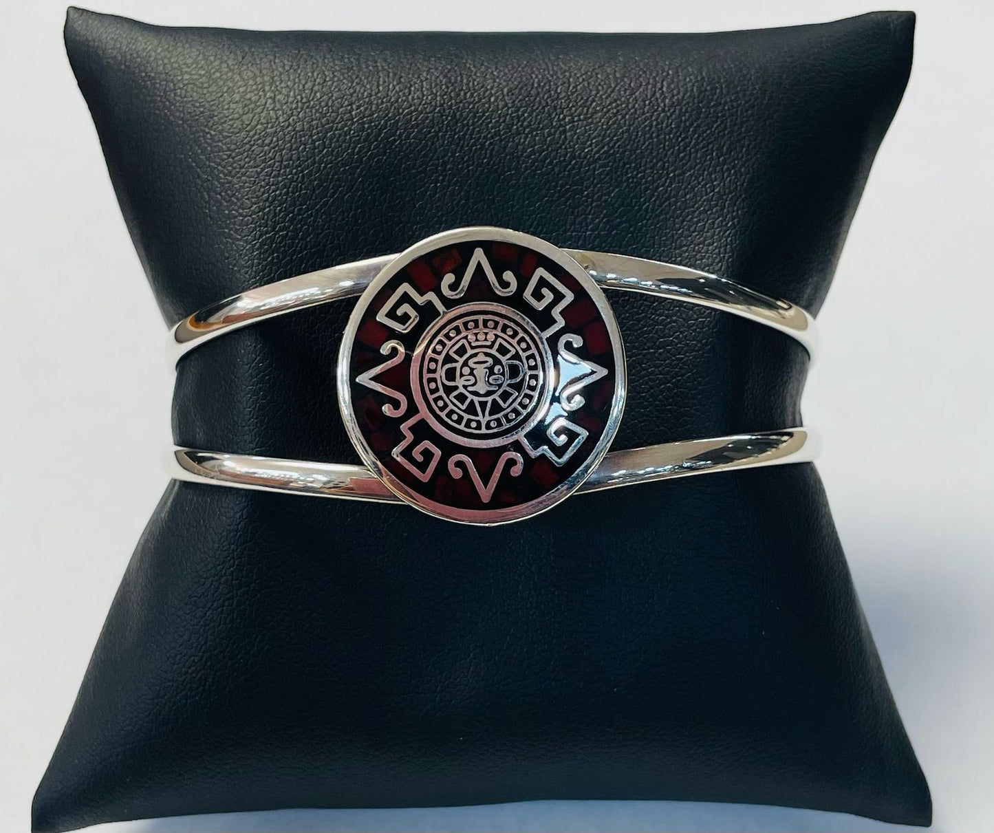 BRAZALETE CALENDARIO AZTECA  EN PLATA LEY 925  CON CORAL