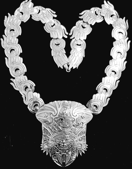 COLLAR ESCUDO PREHISPÁNICO CULTURA MAYA EN PLATA LEY 950