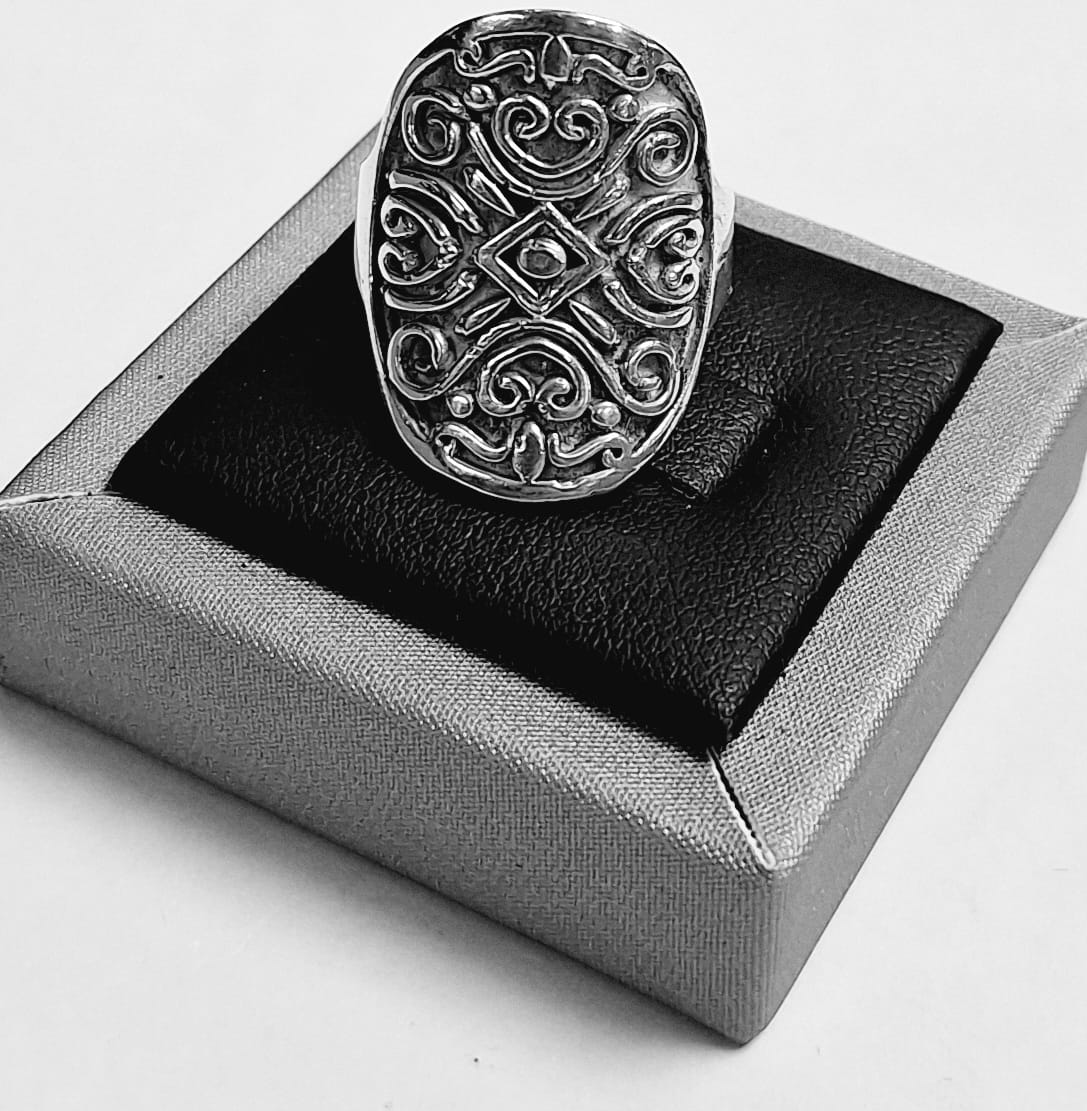 ANILLO EN PLATA LEY  925