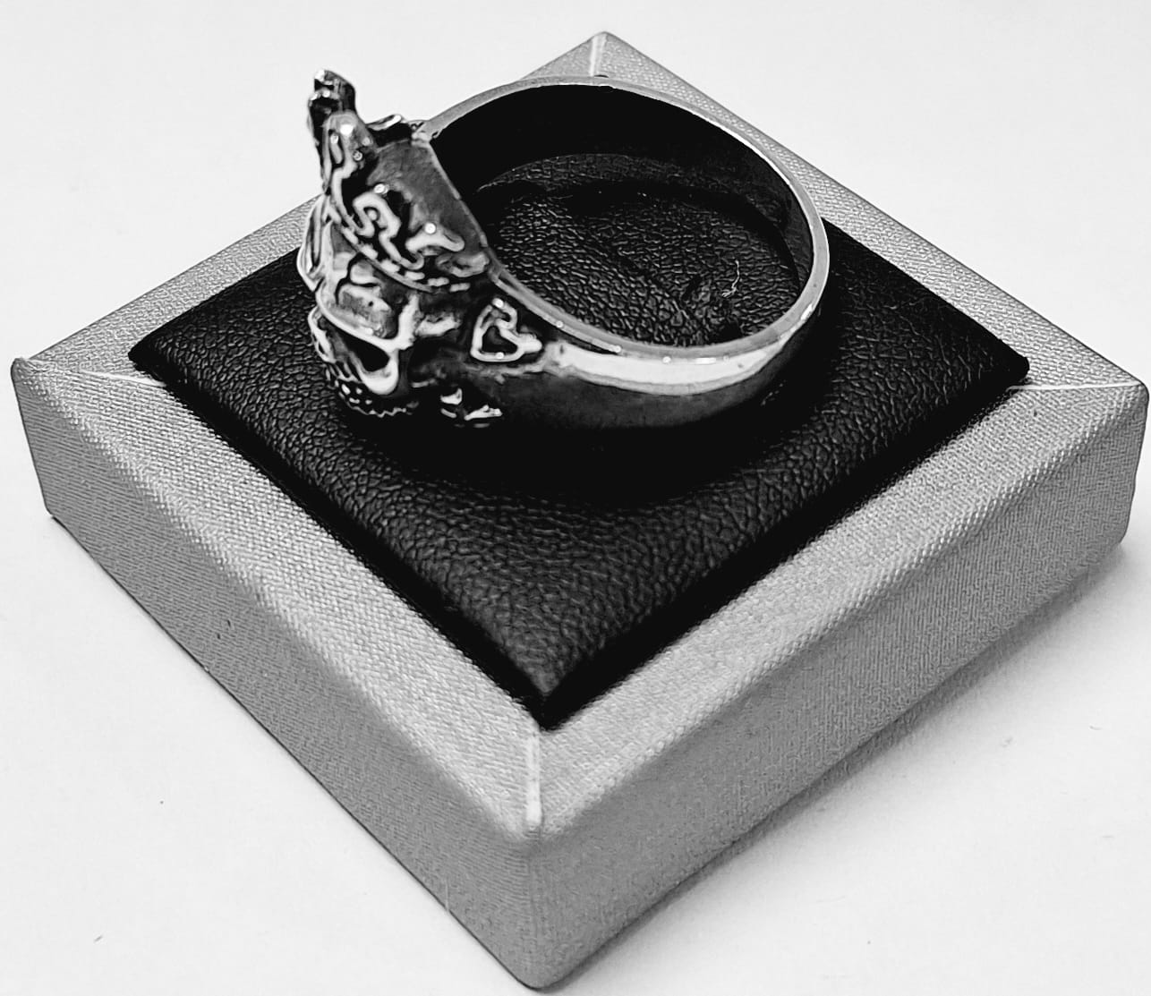 ANILLO CALAVERA CORONA EN PLATA LEY 925