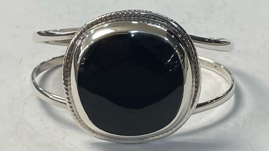 BRAZALETE CON OBSIDIANA  EN PLATA LEY 925