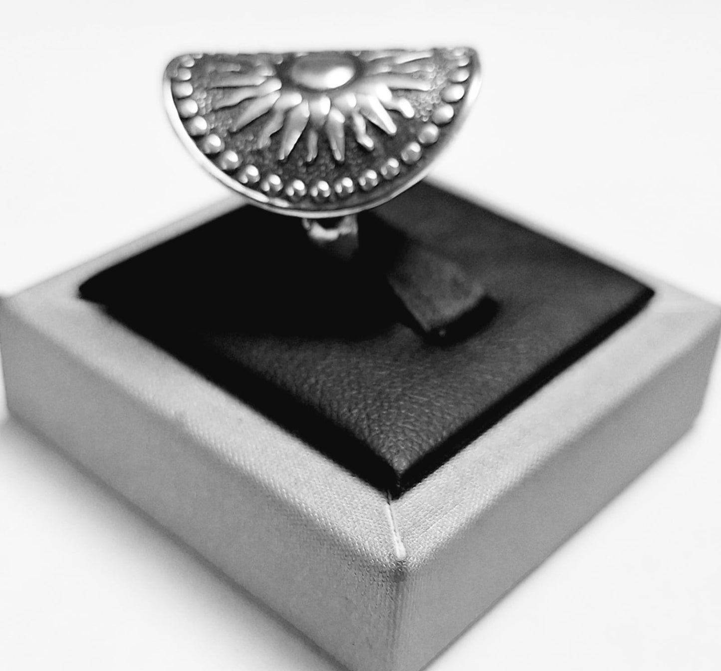 ANILLO SOL MAYA EN PLATA LEY 925