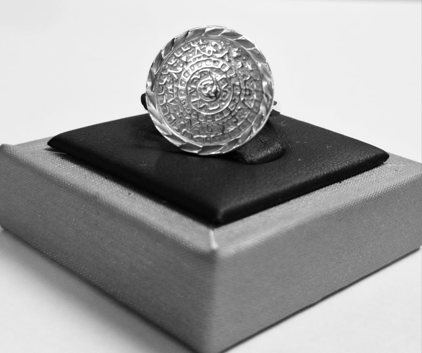 ANILLO  CALENDARIO  AZTECA EN PLATA LEY 925