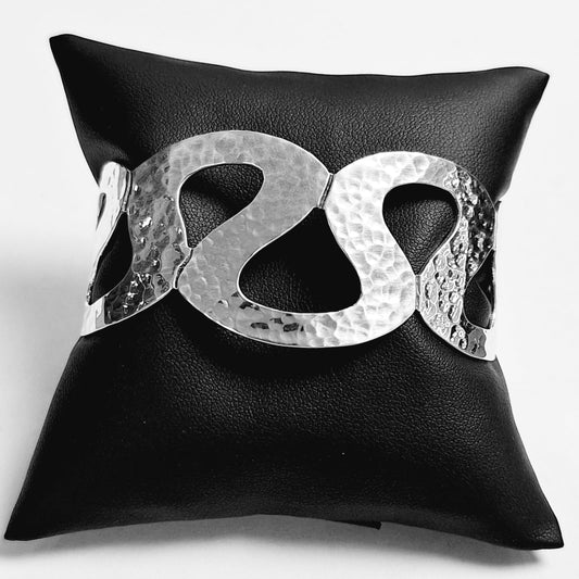 BRAZALETE MARTILLADO EN PLATA LEY 950