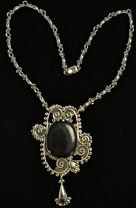 COLLAR VINTAGE CON INCRUSTACION DE OBSIDIANA EN PLATA LEY 950