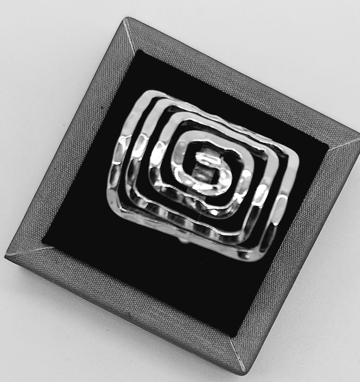 ANILLO MARTILLADO PLATA LEY 925