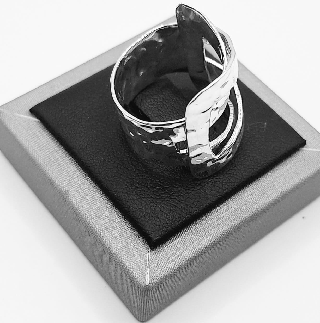 ANILLO MARTILLADO  PLATA 925