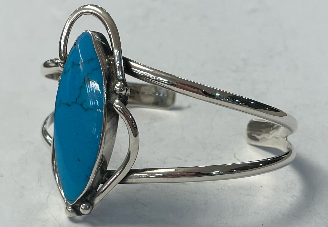BRAZALETE CON TURQUESA  EN PLATA LEY 925