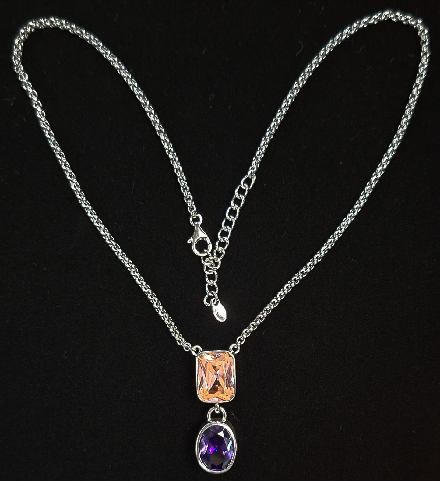 COLLAR CON INRUSTACIONES DE TOPACIO ROSA Y AMATISTA EN PLATA LEY 925