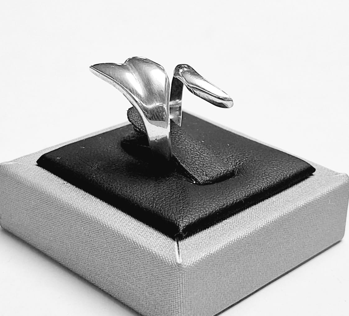 ANILLO EN PLATA LEY 925
