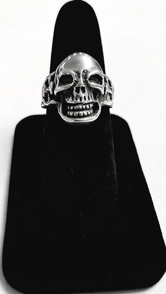 ANILLO CALAVERA EN PLATA LEY 925