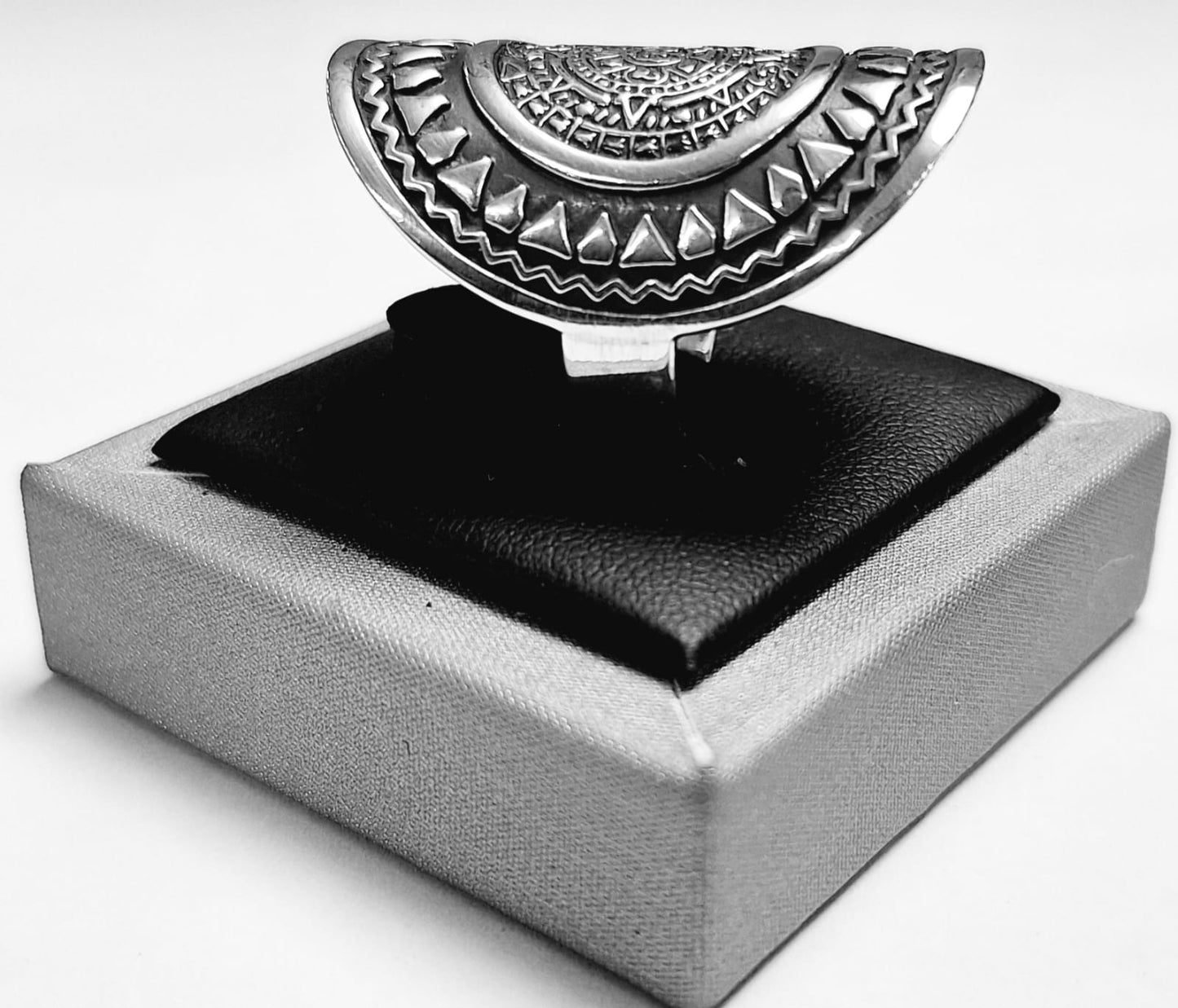 ANILLO CALENDARIO AZTECA EN PLATA LEY 925