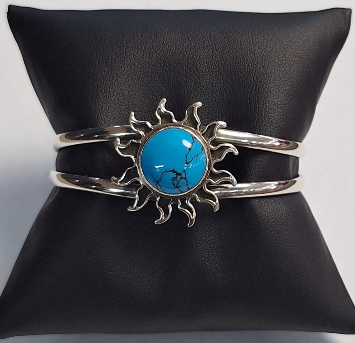BRAZALETE CON TURQUESA  EN PLATA LEY 925