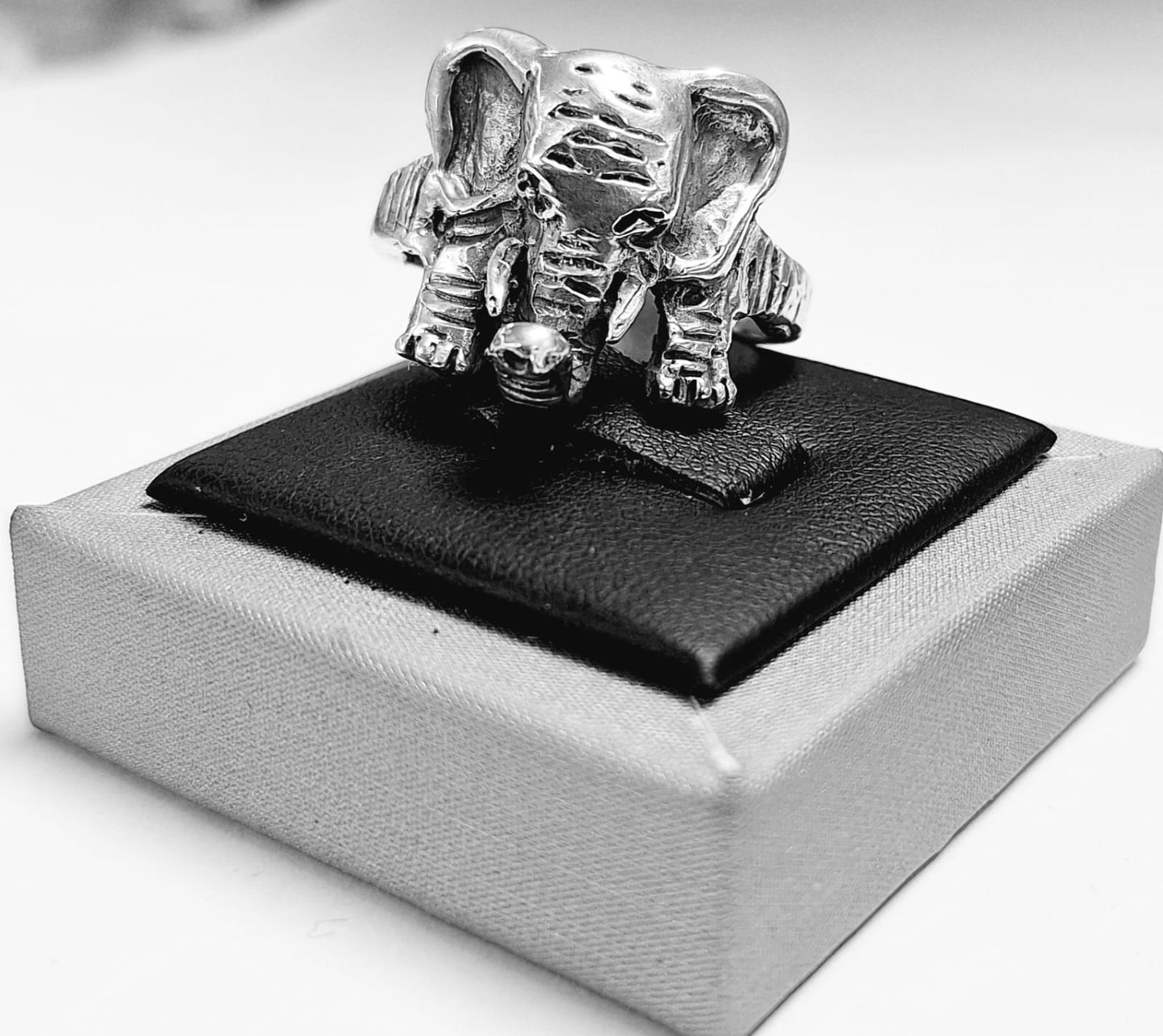 ANILLO ELEFANTE EN PLATA LEY 925