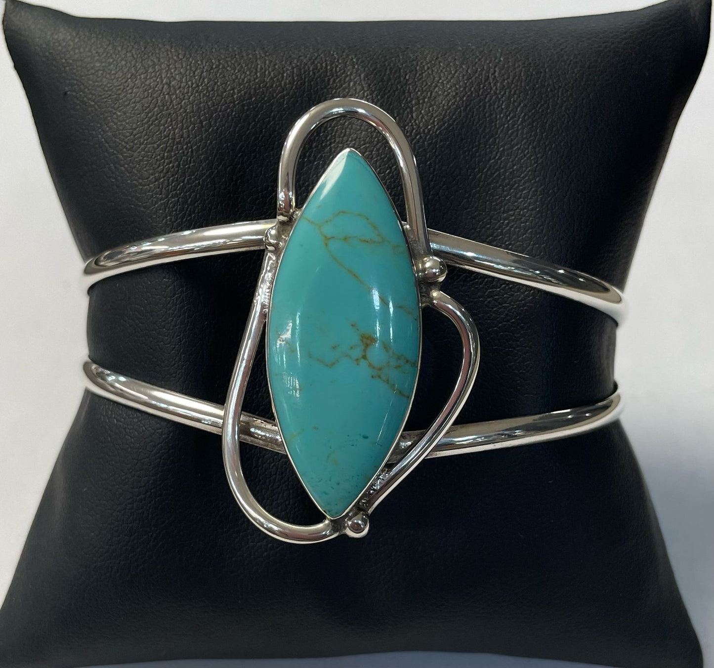 BRAZALETE CON TURQUESA EN PLATA LEY 925