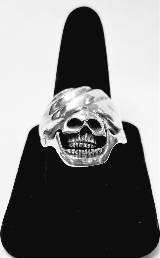 ANILLO CALAVERA EN PLATA LEY 925