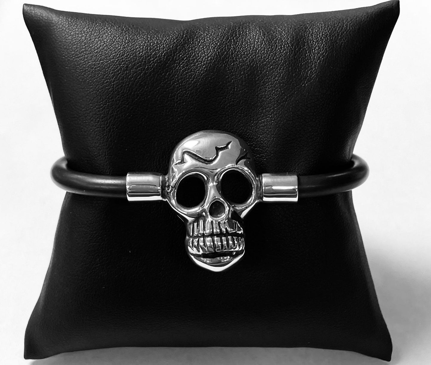 BRAZALETE EN PLATA LEY 925 CON CAUCHO