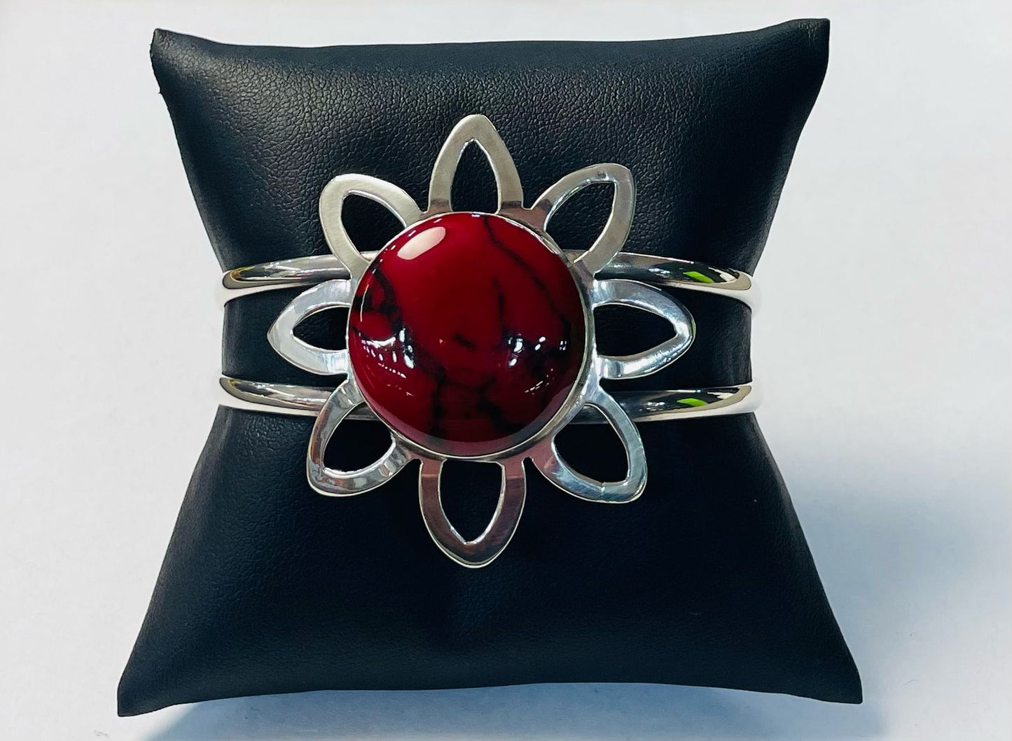 BRAZALETE CON CORAL EN PLATA LEY 925