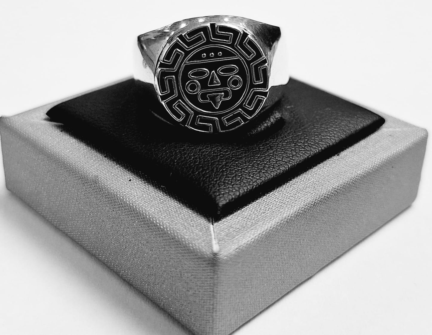 ANILLO   SELLO ÉTNICO EN PLATA LEY 925