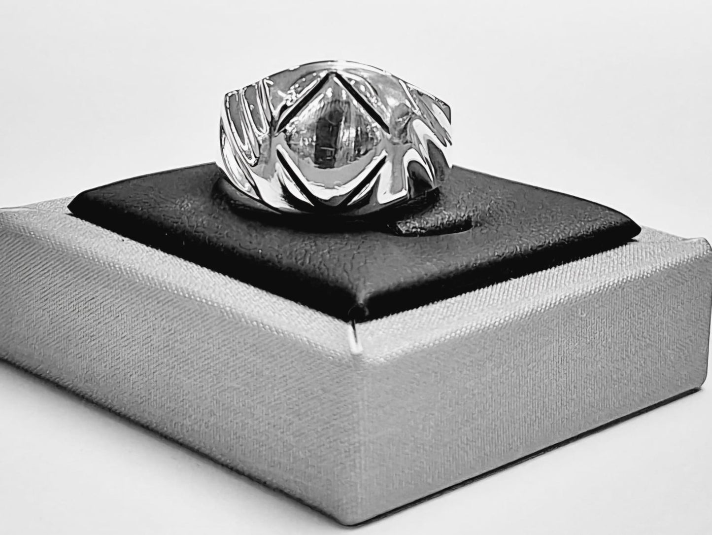 ANILLO EN PLATA LEY 925