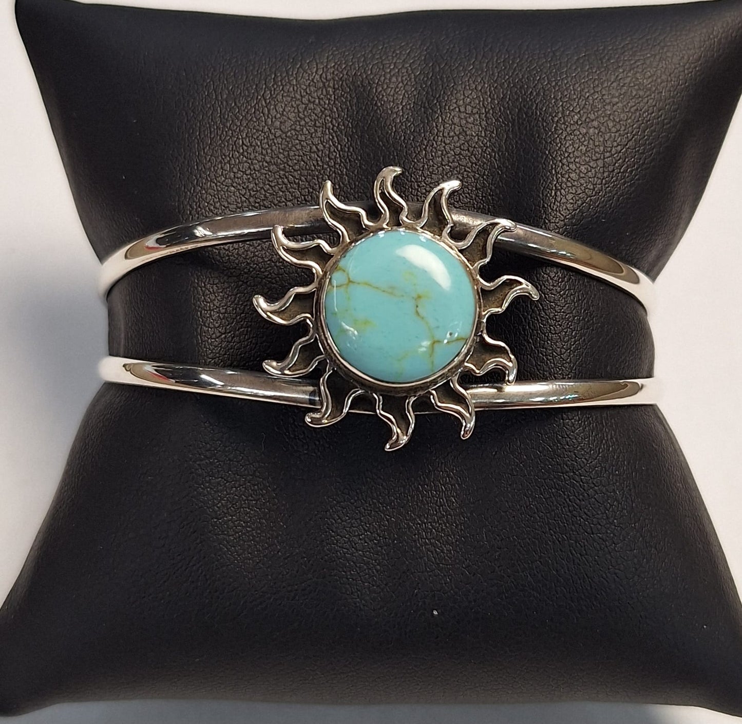 BRAZALETE CON TURQUESA  EN PLATA LEY 925