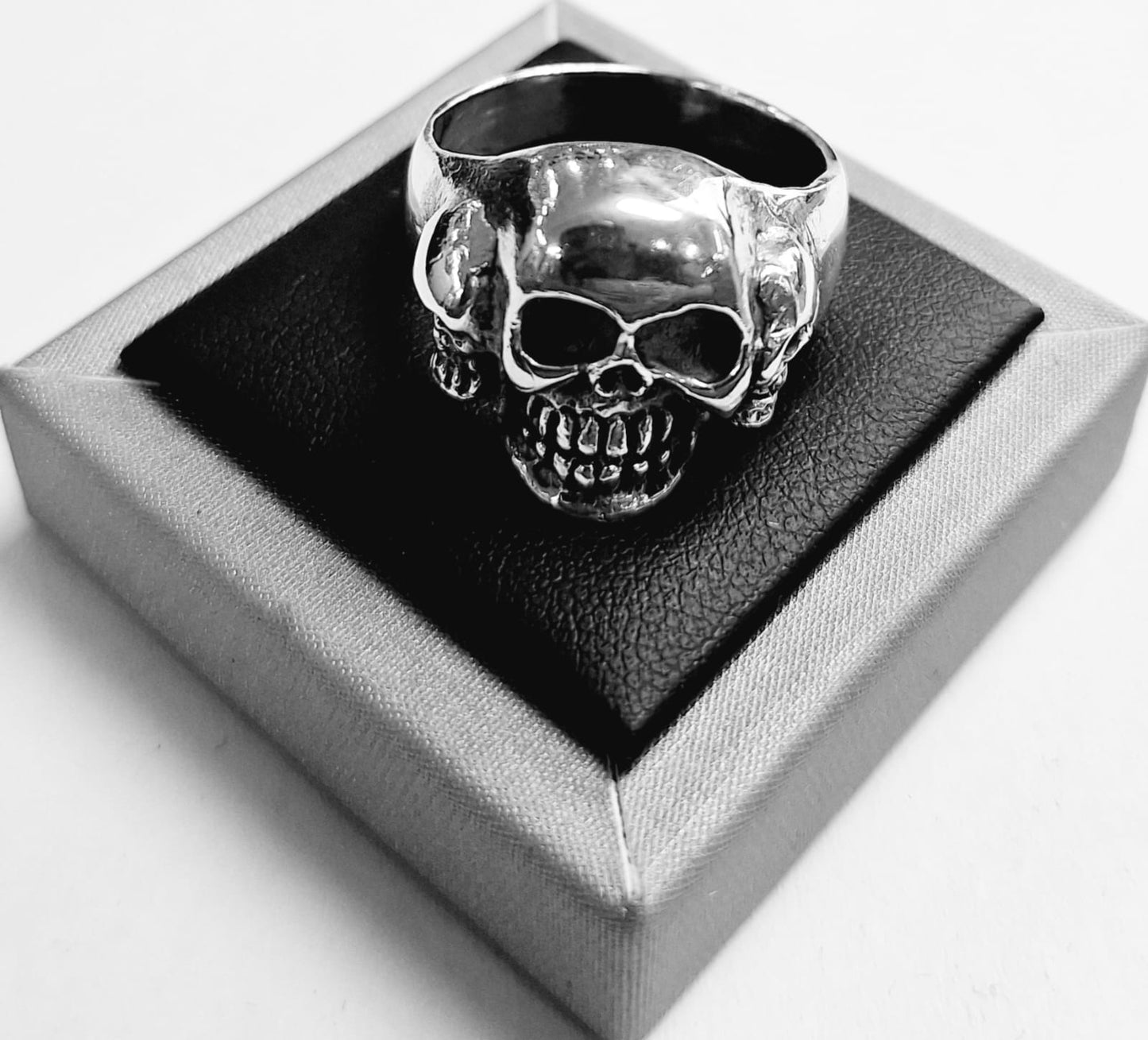 ANILLO CALAVERA EN PLATA 925