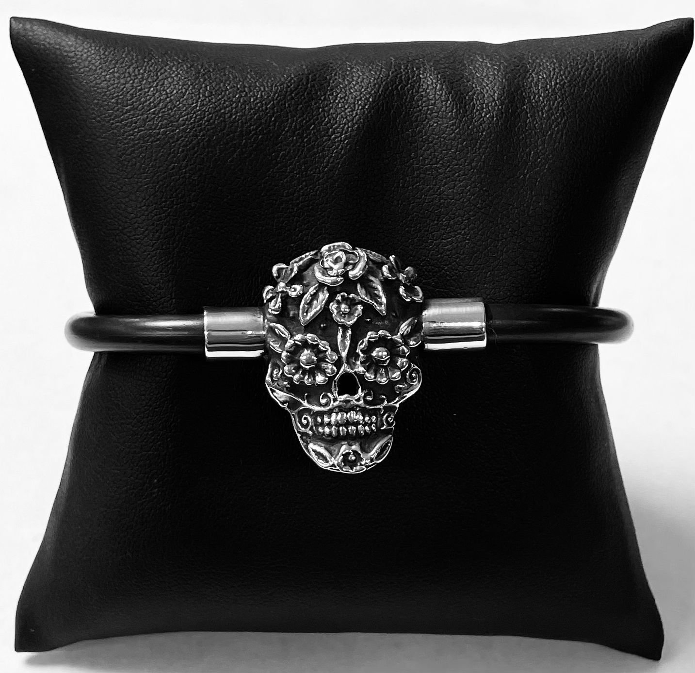 BRAZALETE EN PLATA LEY 925 CON CAUCHO