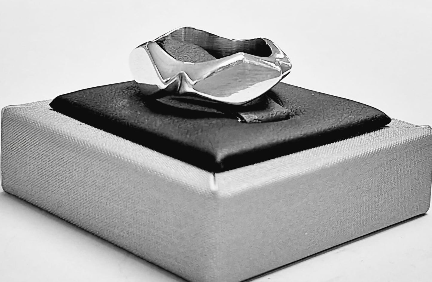ANILLO  EN PLATA LEY 925